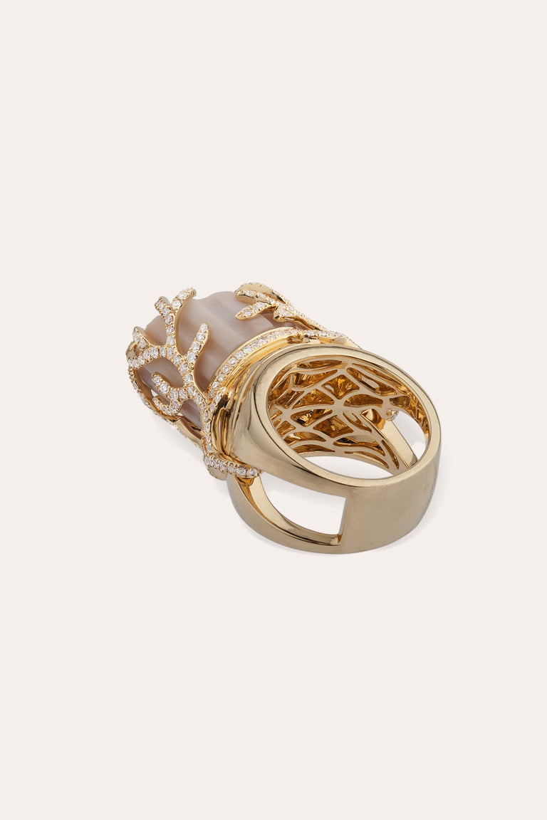 The Death of Sophocles - 18 Carat Yellow Gold, Marble and Diamond Ring