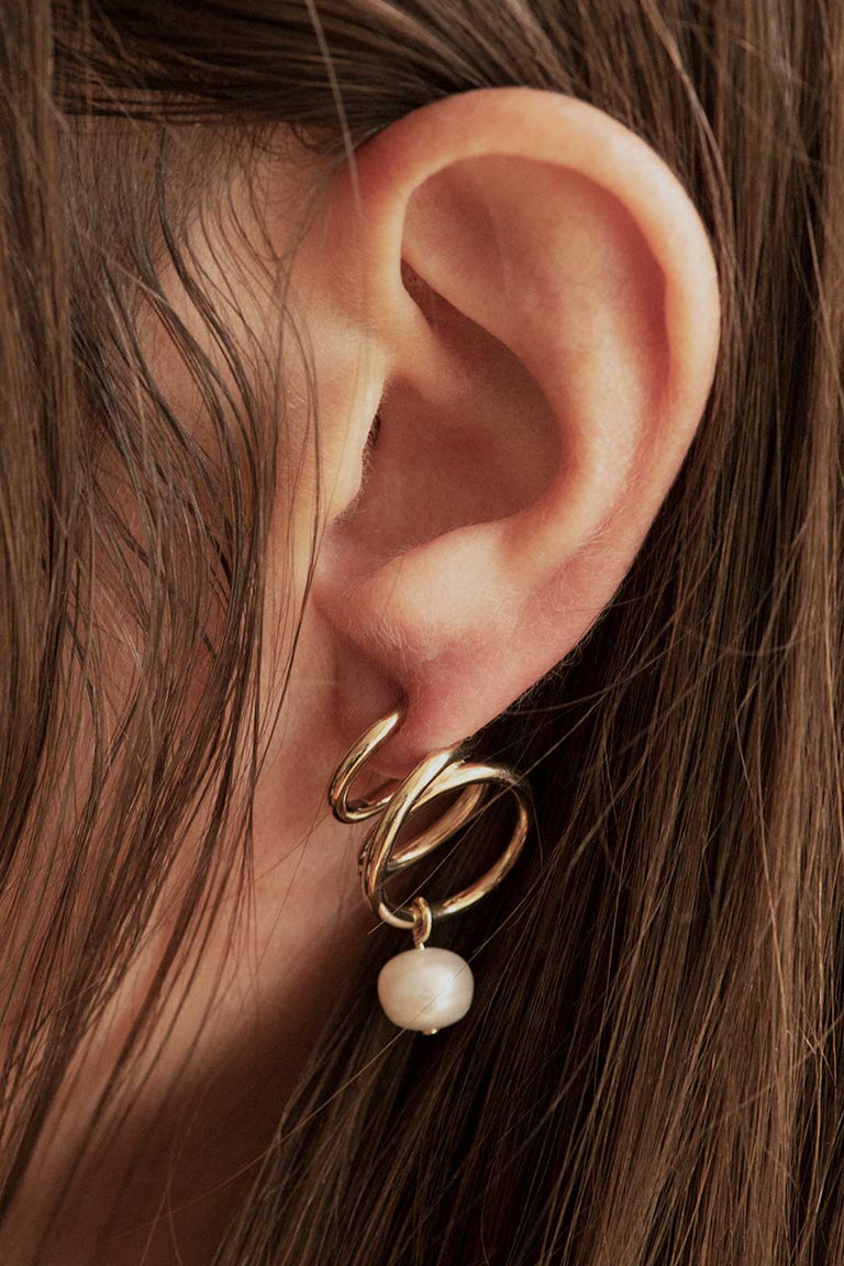 Flow - Pearl and Gold Vermeil Earrings | Completedworks