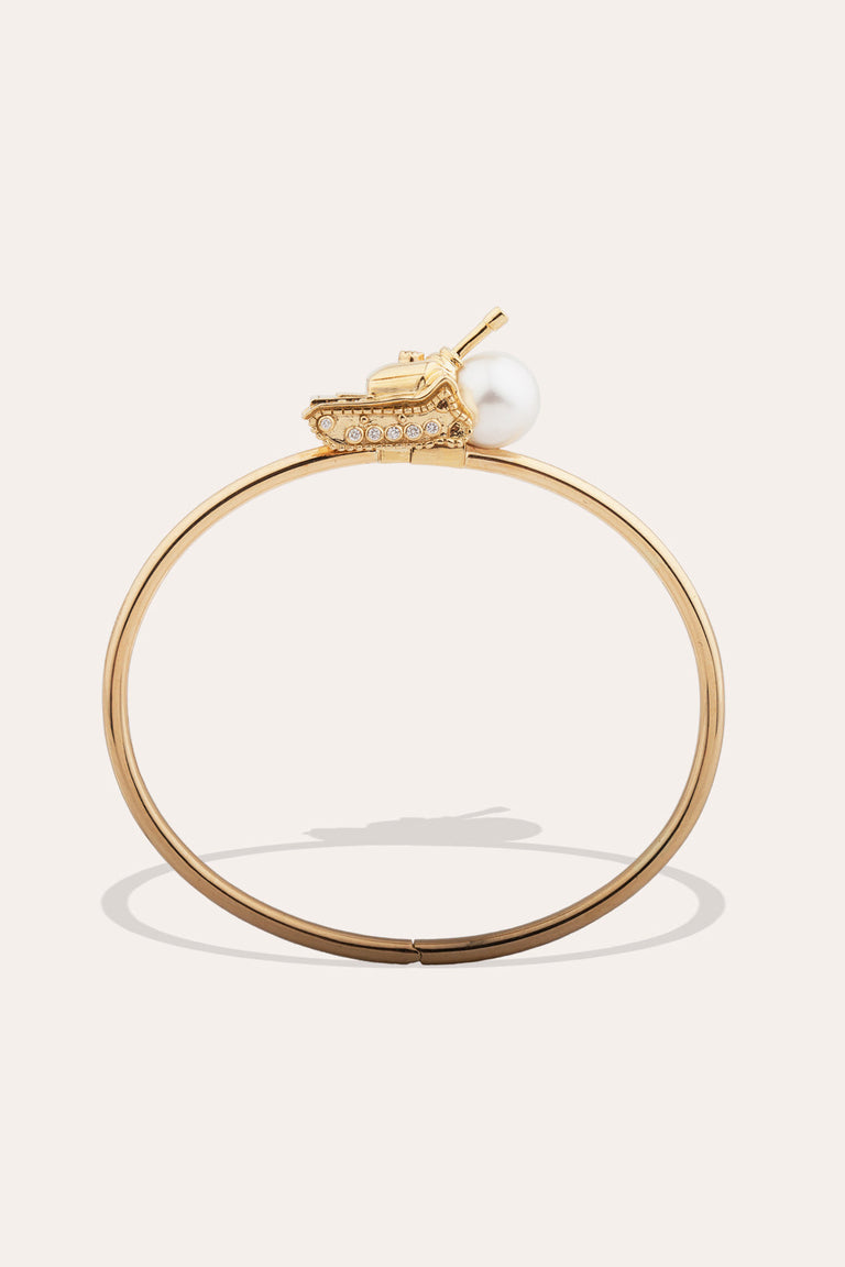 A Portrait of the Twentieth Century - 18 Carat Gold, 0.123ct Diamond and South-Sea Pearl Bangle