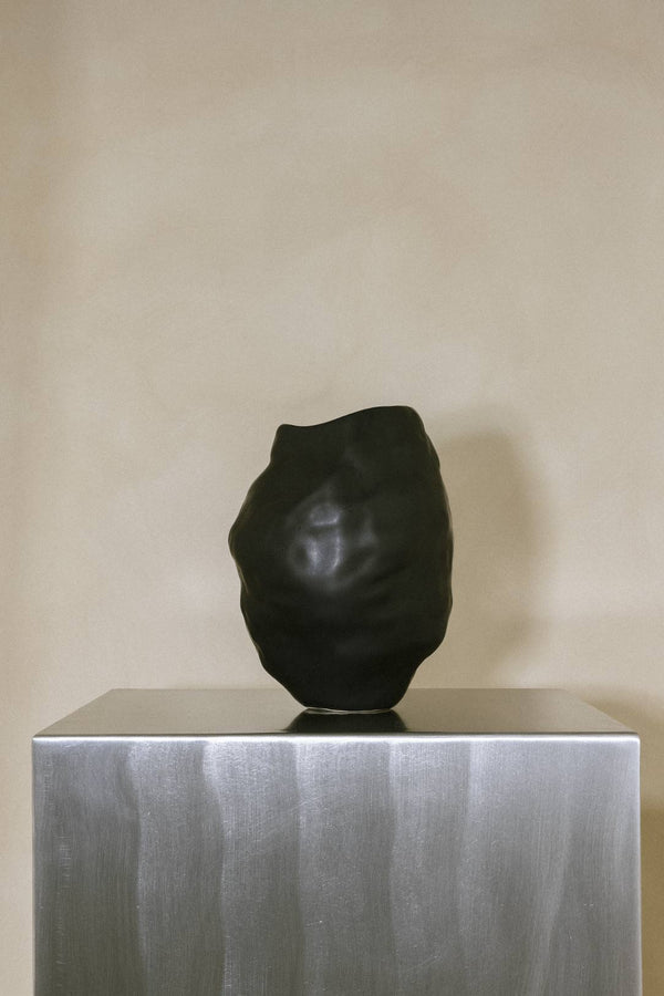B37 - Large Vessel in Matte Black