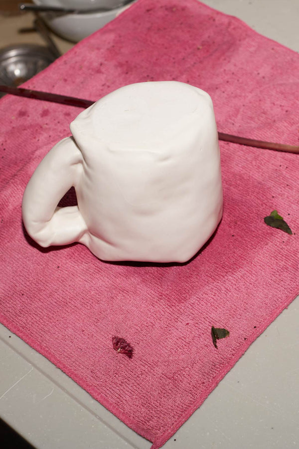Stand Back! This Mug is Deflating - Mug in Matte White