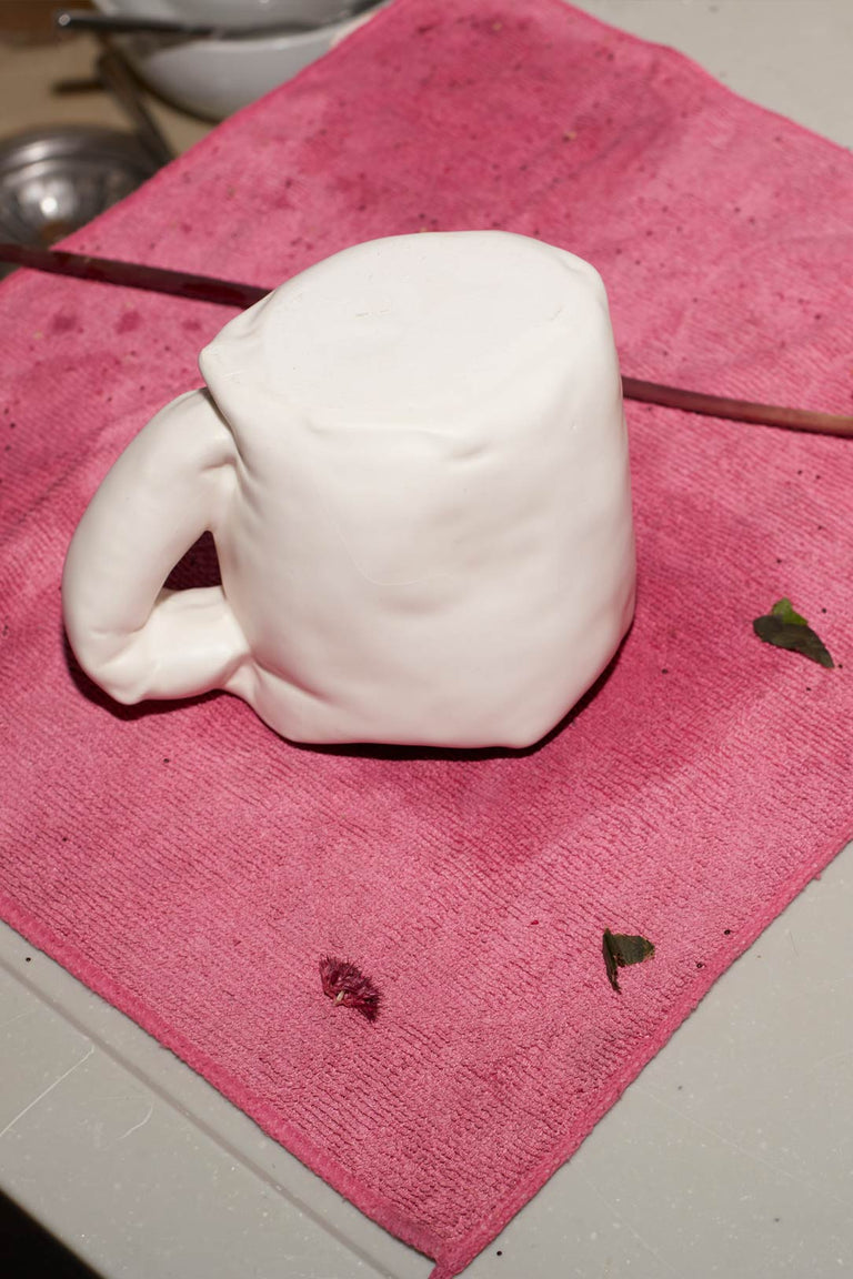 Stand Back! This Mug is Deflating - Mug in Matte White