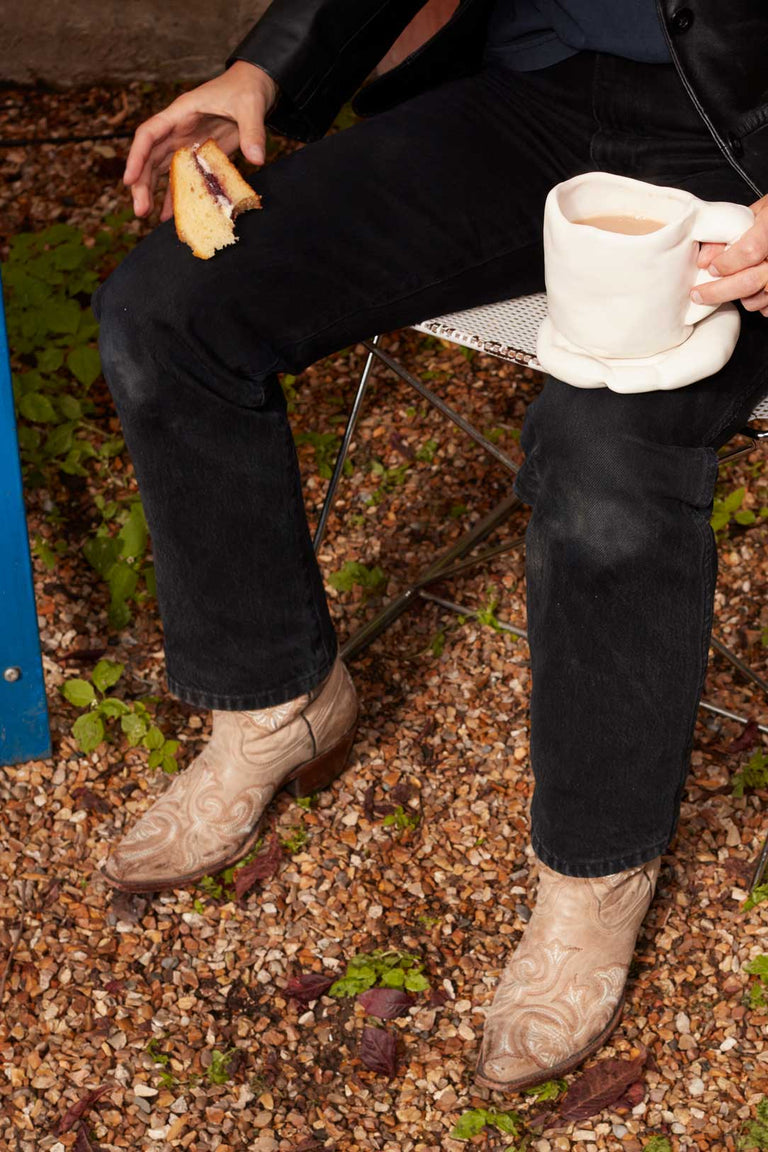 Stand Back! This Mug is Deflating - Mug in Matte White