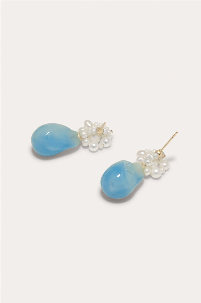 Tra‐la‐la - Pearl and Blue Bio Resin Recycled Gold Vermeil Earrings
