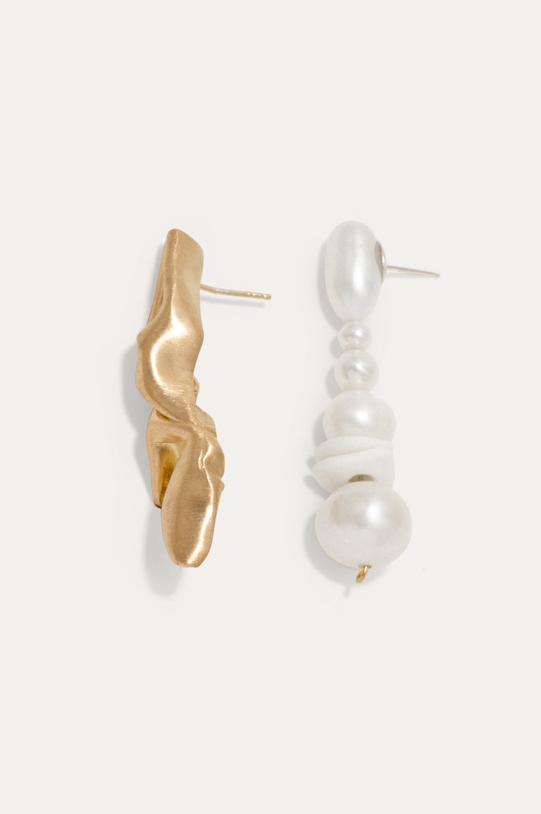 "Notsobig" Crumple - Pearl and Ceramic Gold Vermeil Earrings